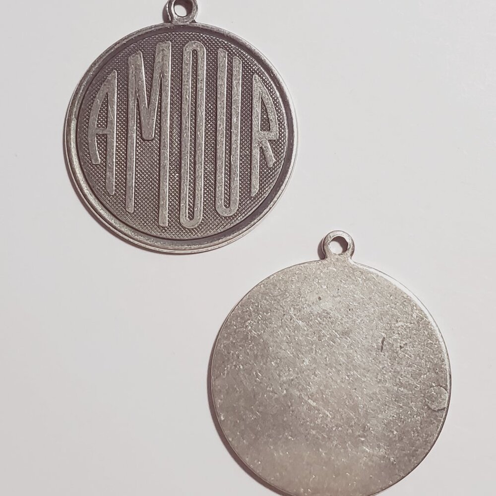 French Love Token Charm "AMOUR"